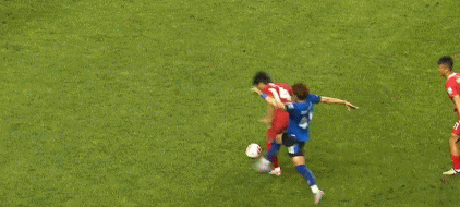 大连鲲城, ag, 犯规被红牌